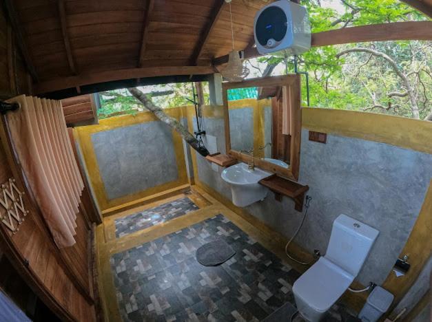 Sundown Lake Hotel & Spa Habarana Esterno foto