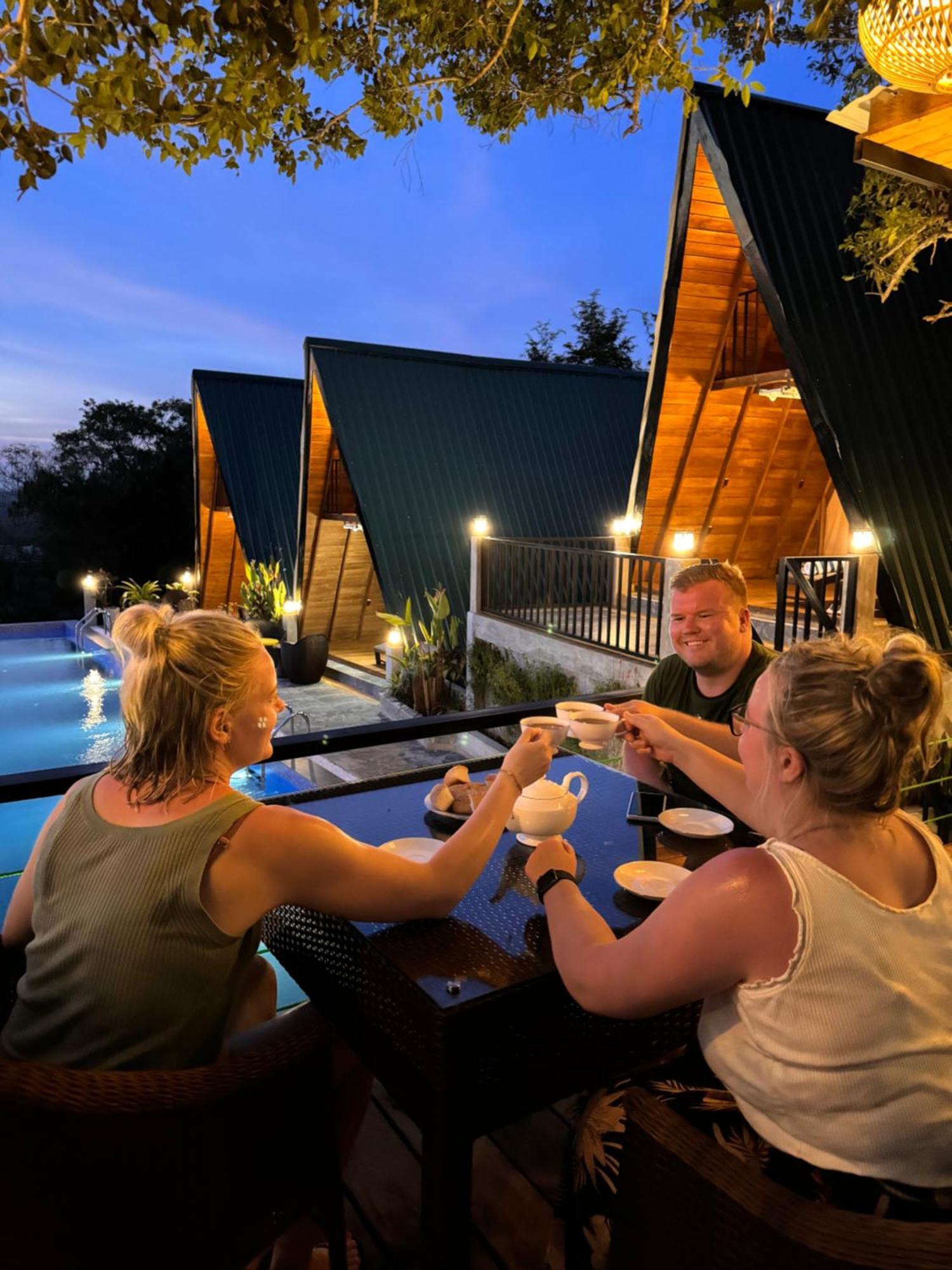 Sundown Lake Hotel & Spa Habarana Esterno foto