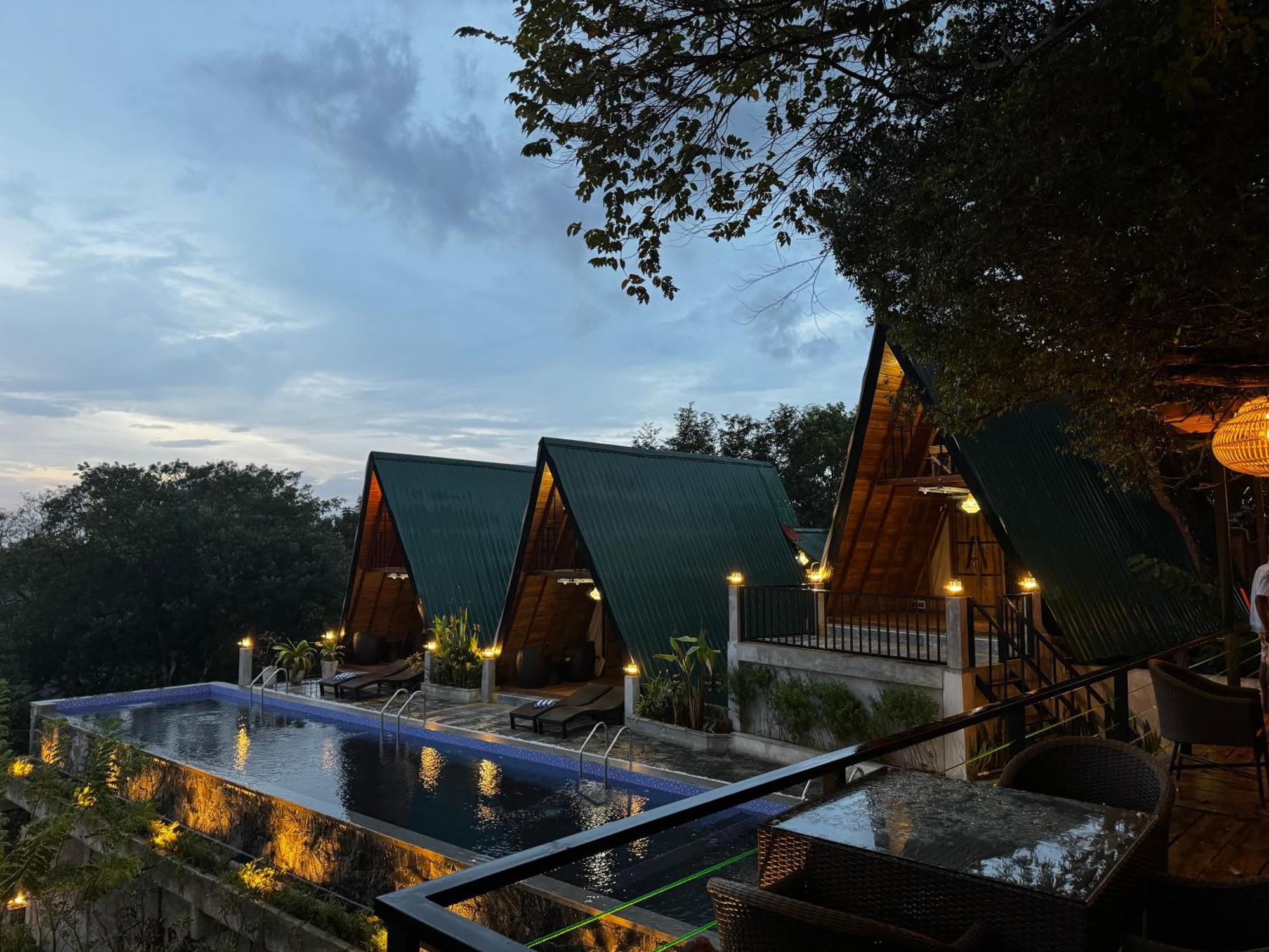 Sundown Lake Hotel & Spa Habarana Esterno foto