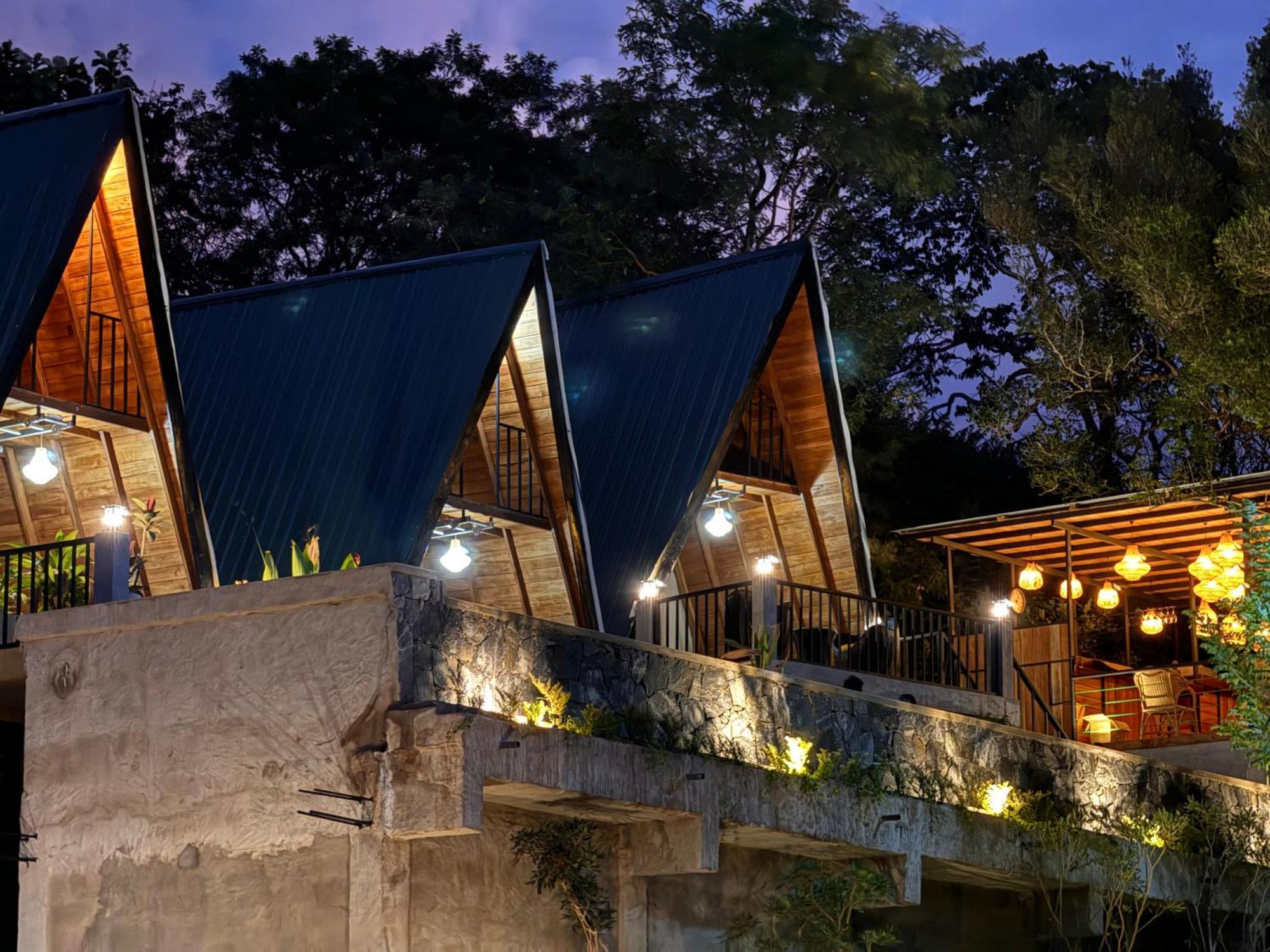 Sundown Lake Hotel & Spa Habarana Esterno foto