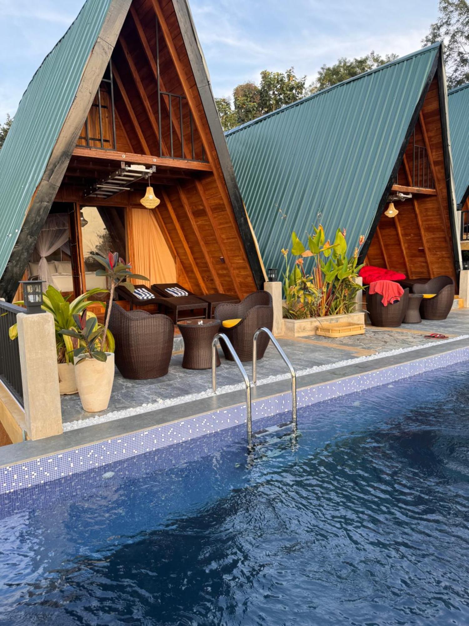 Sundown Lake Hotel & Spa Habarana Esterno foto